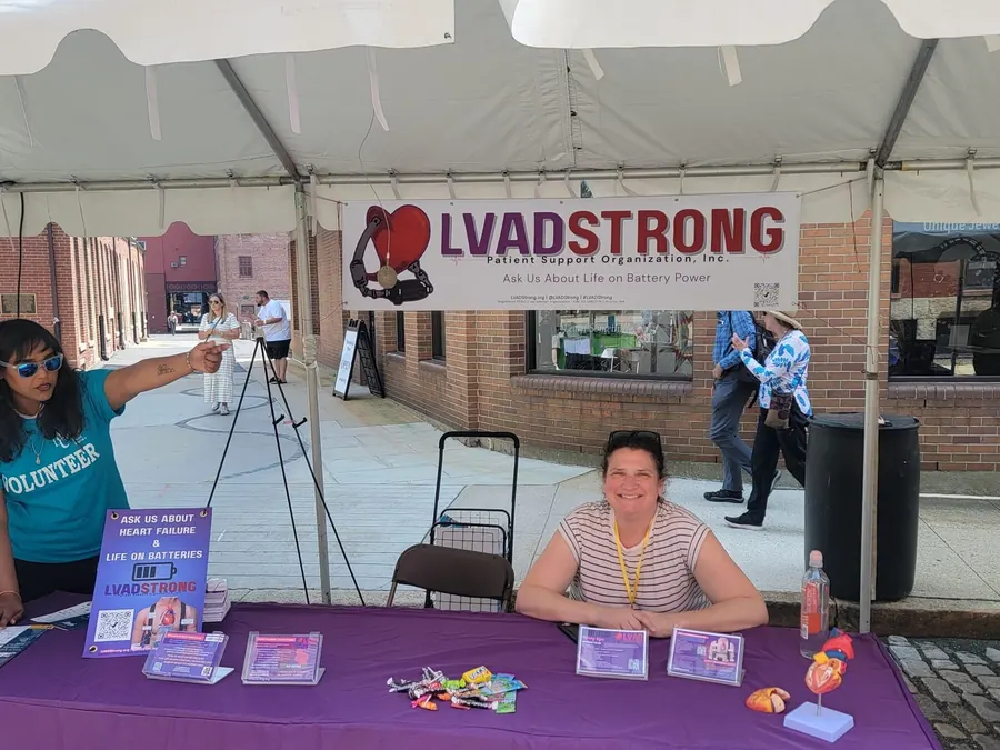volunteers at lvadstrong event booth